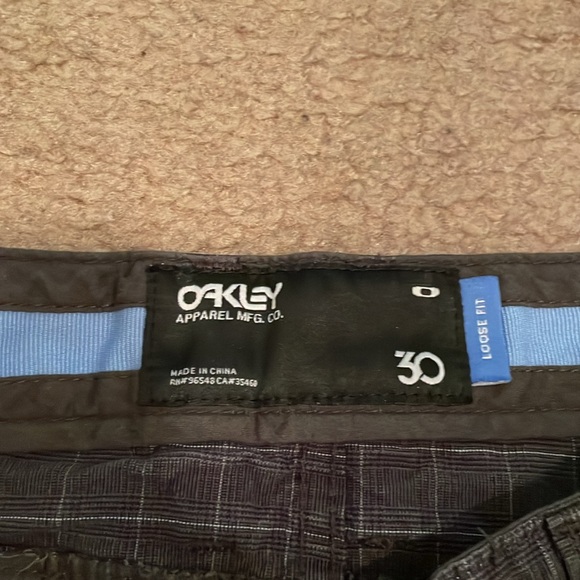 Oakley Men's Casual Shorts - Picture 2 of 2